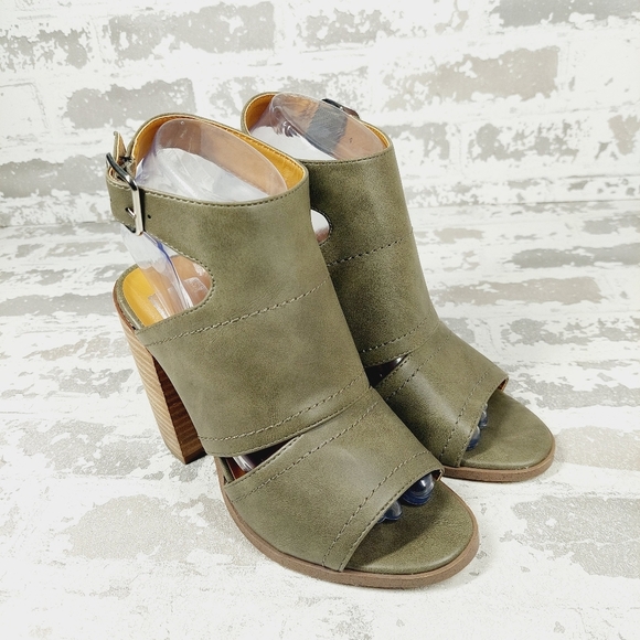 NEW DV Dolce Vita Brista Green Cream Leather Block Heel Sandals D272 - Picture 4 of 14